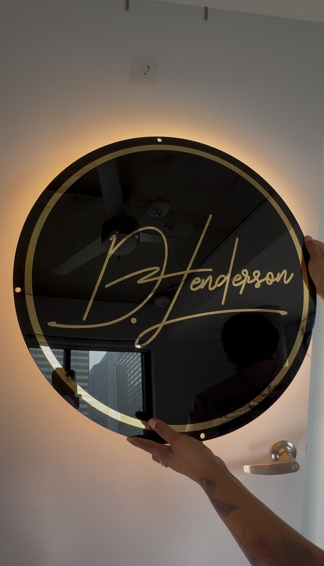 Round Sign w/backlit LED